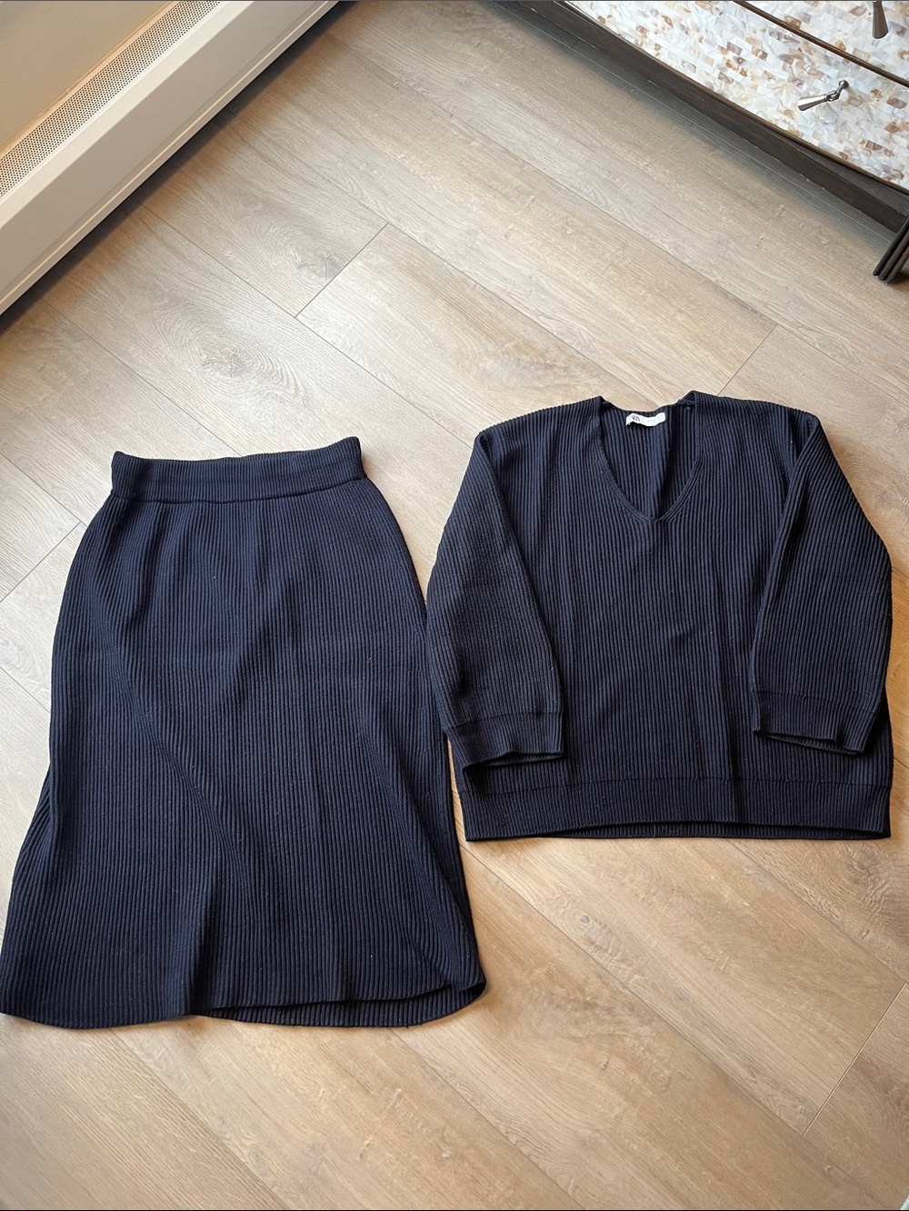 SET Ribbed Knit Skirt and Top- Women
